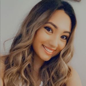 Meet your Posher, Rebeca